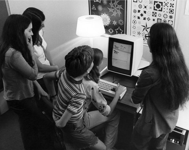 Photo of children using Smalltalk